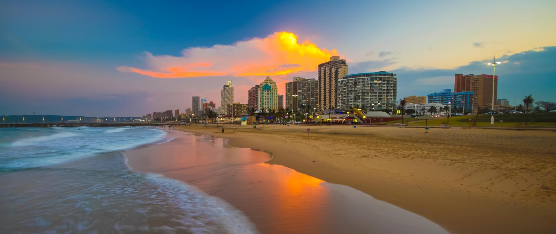 Golden-Mile-Beach-on-Durban-beachfront-d__FillMaxWzE5MjAsODEwXQ